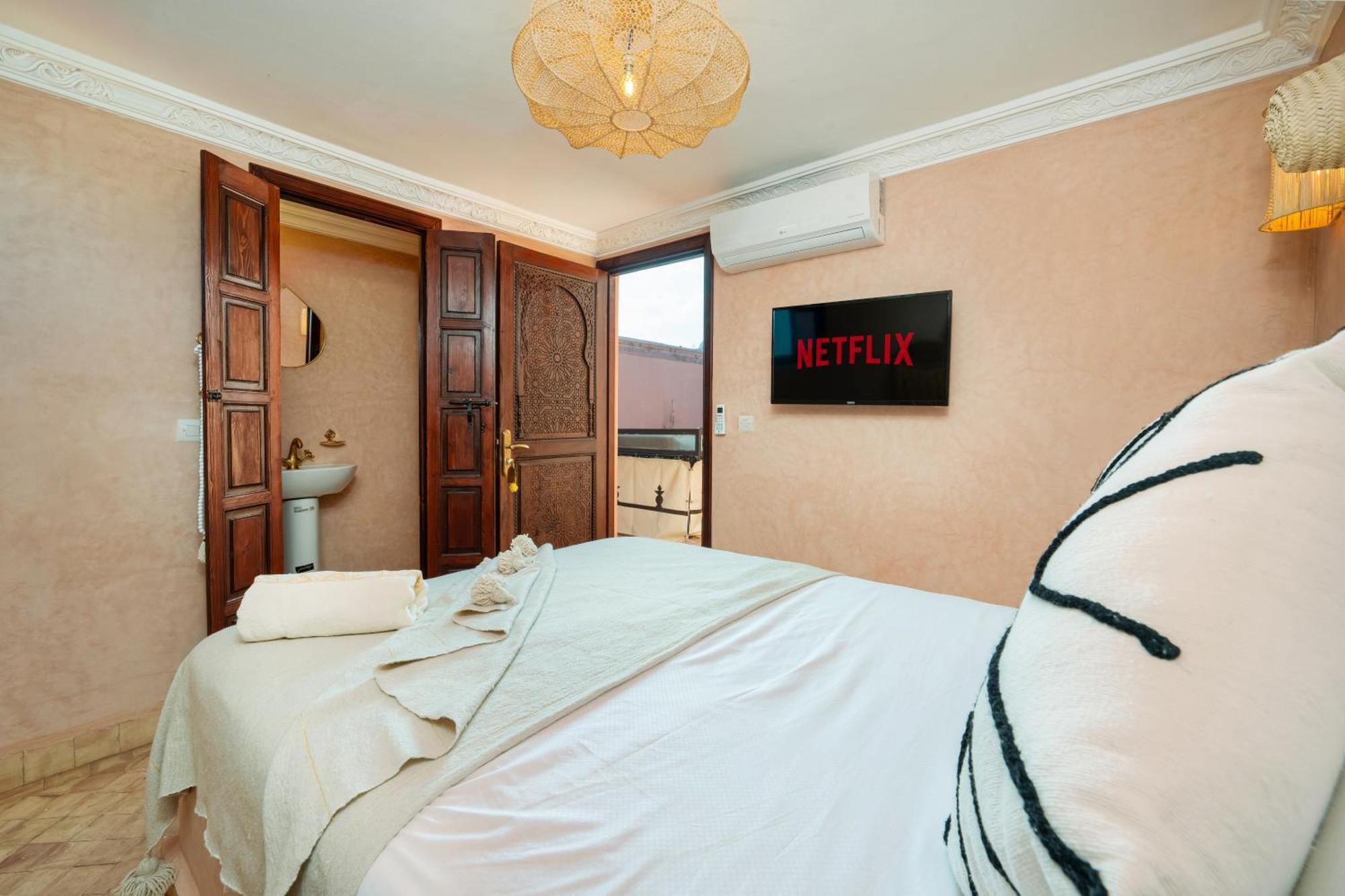 Prive Dar L'etoile - Jacuzzi Piscine & Petit Dej Inclus Holiday home *