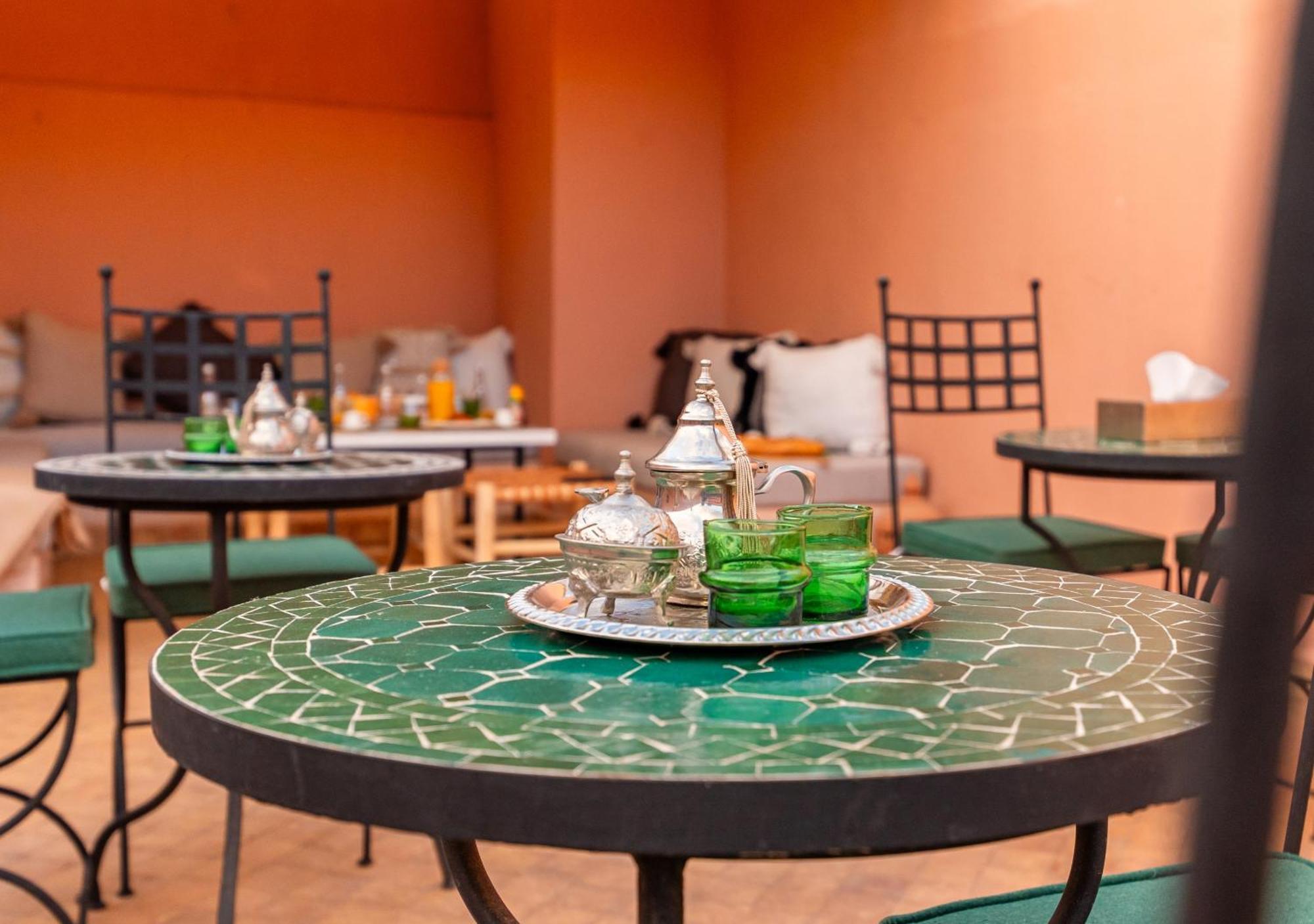 Vakantiehuis Prive Dar L'etoile - Jacuzzi Piscine & Petit Dej Inclus